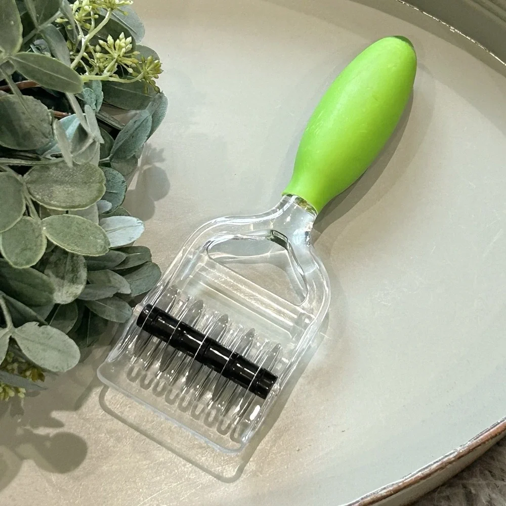 Profreshionals by‎ Goodcook Herb Mincer Pasta Slicer 5 Sharp Blades